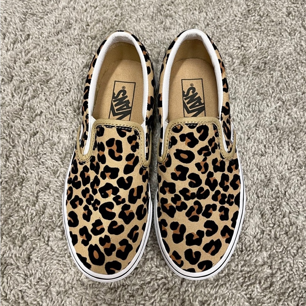 Slip on leopard vans